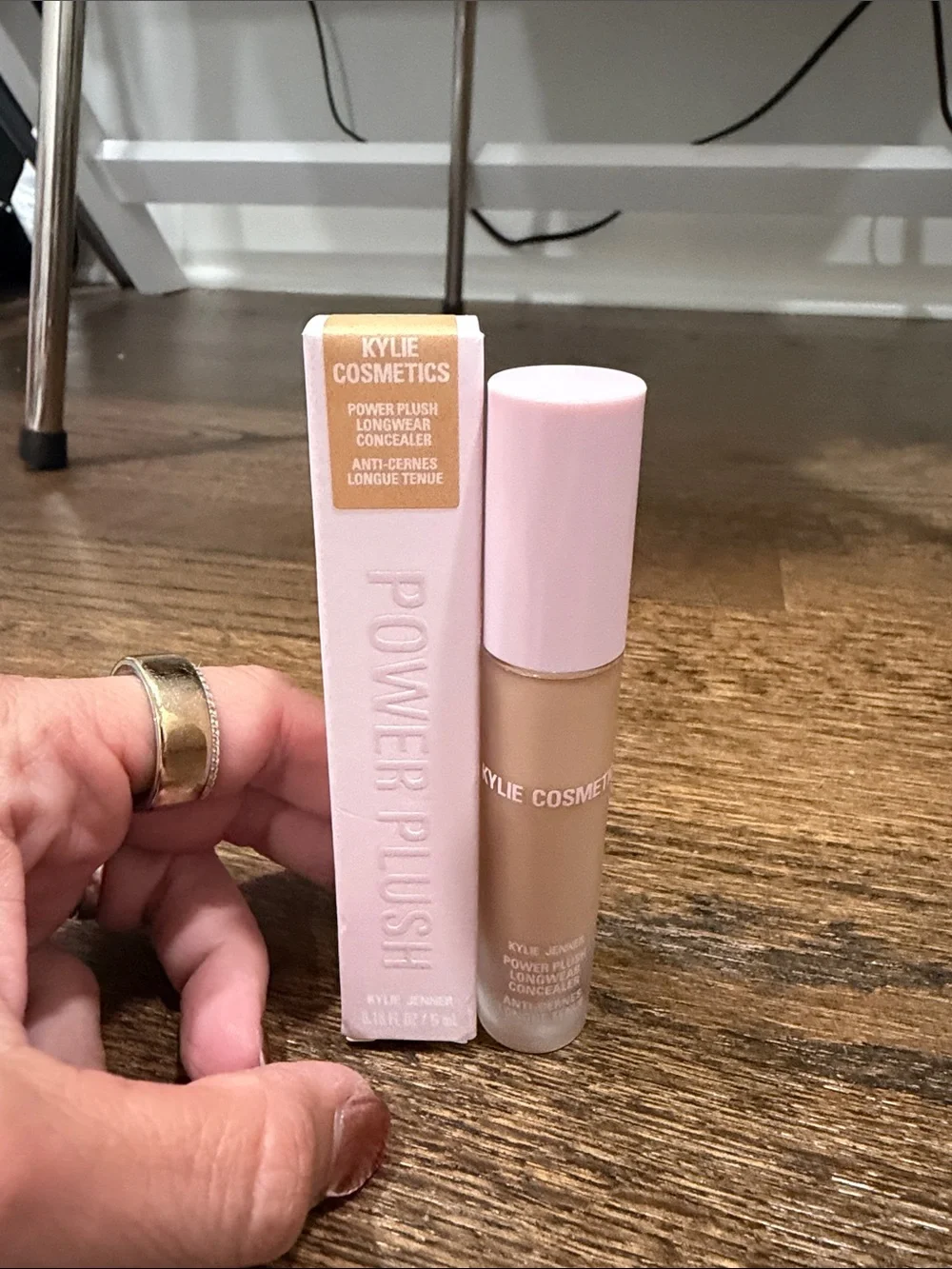 Kylie Cosmetics Power Plush Longwear Concealer - 4WN